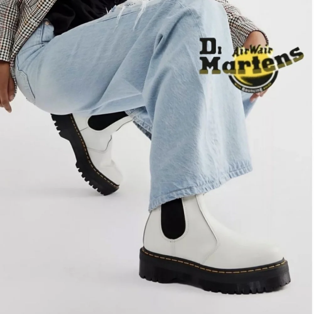 Dr. Martens Size 7 2976 White Black Leather Platform Chelsea Boot